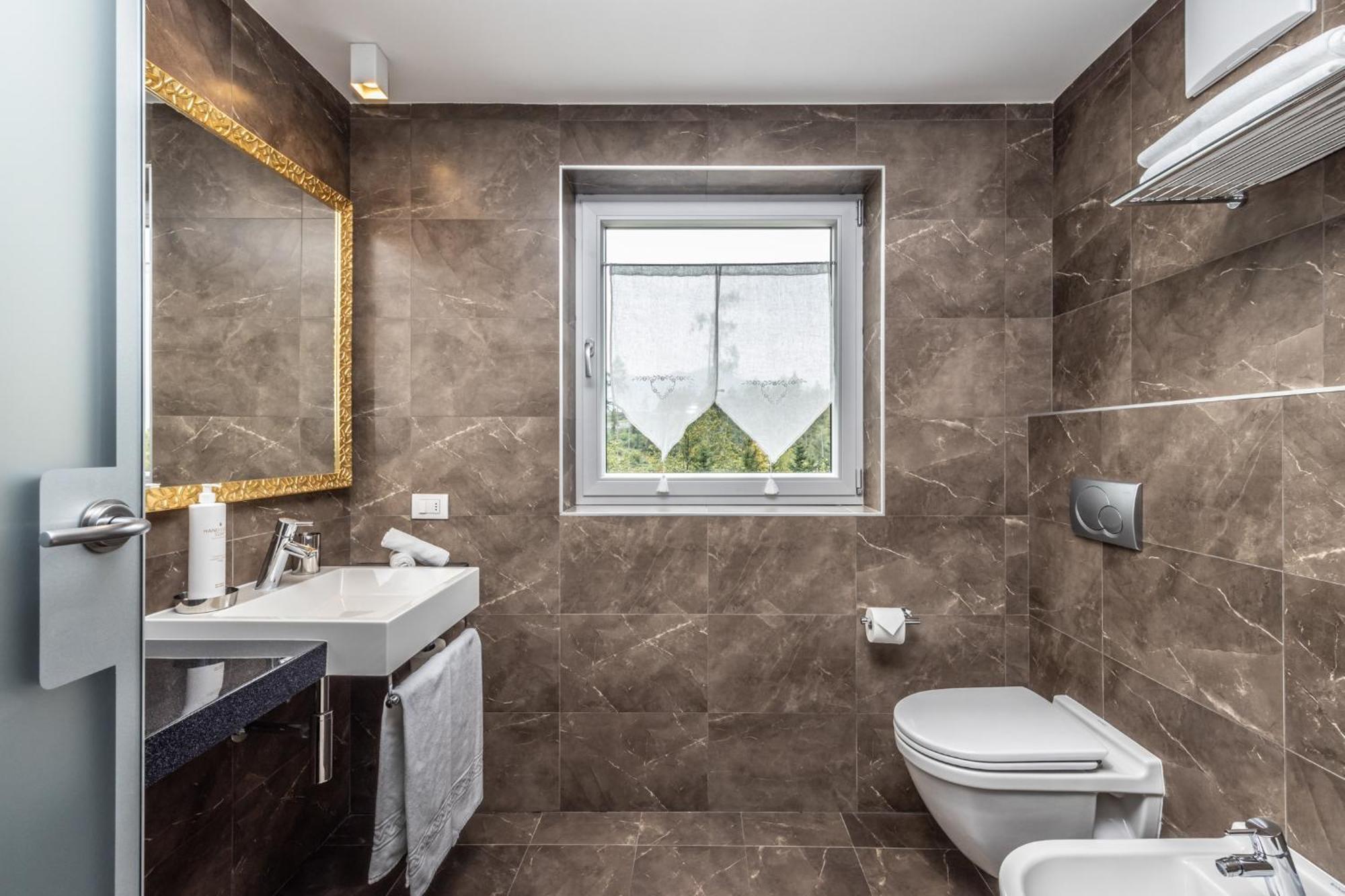 Villa Margherita Tenna Ngoại thất bức ảnh