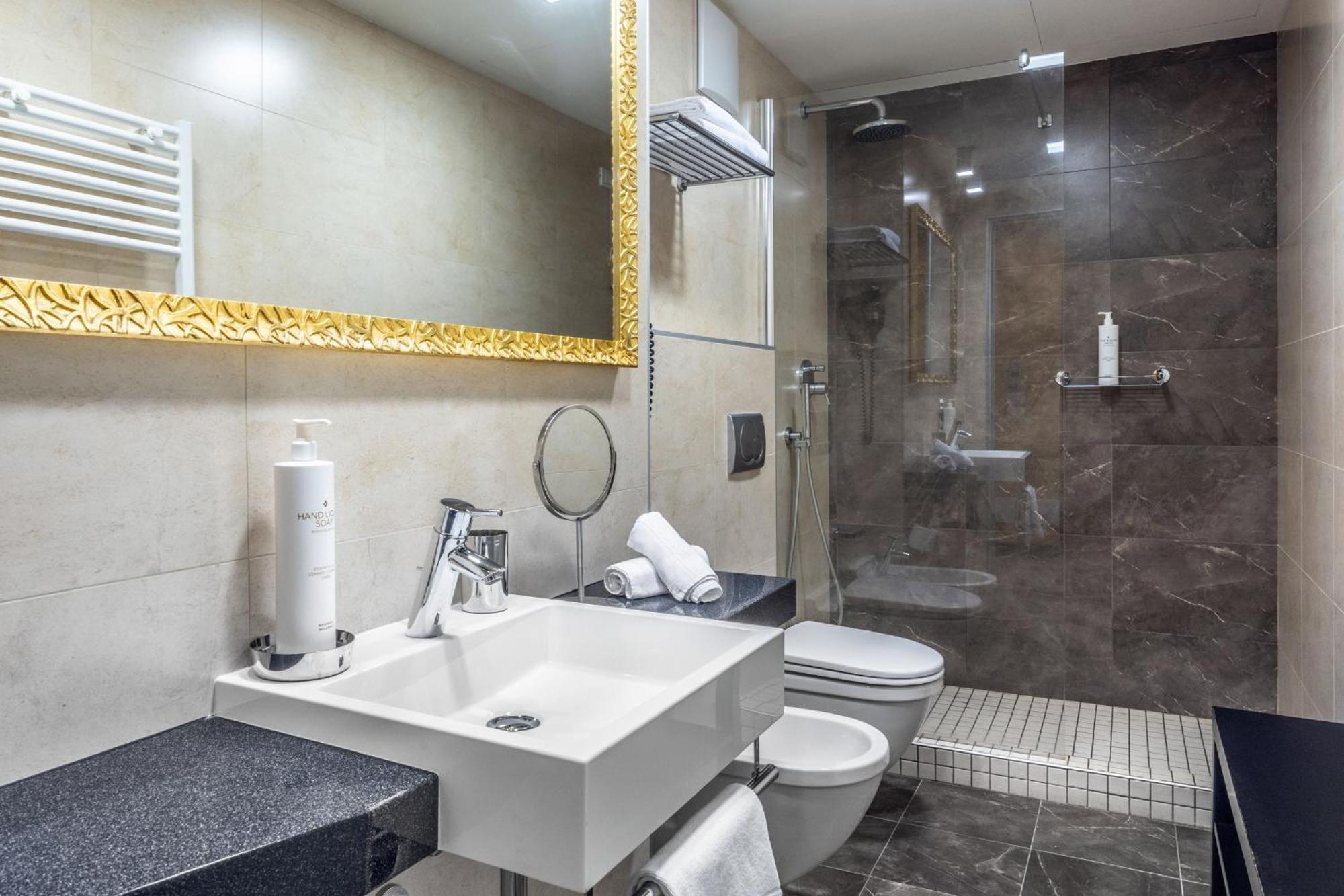 Villa Margherita Tenna Ngoại thất bức ảnh